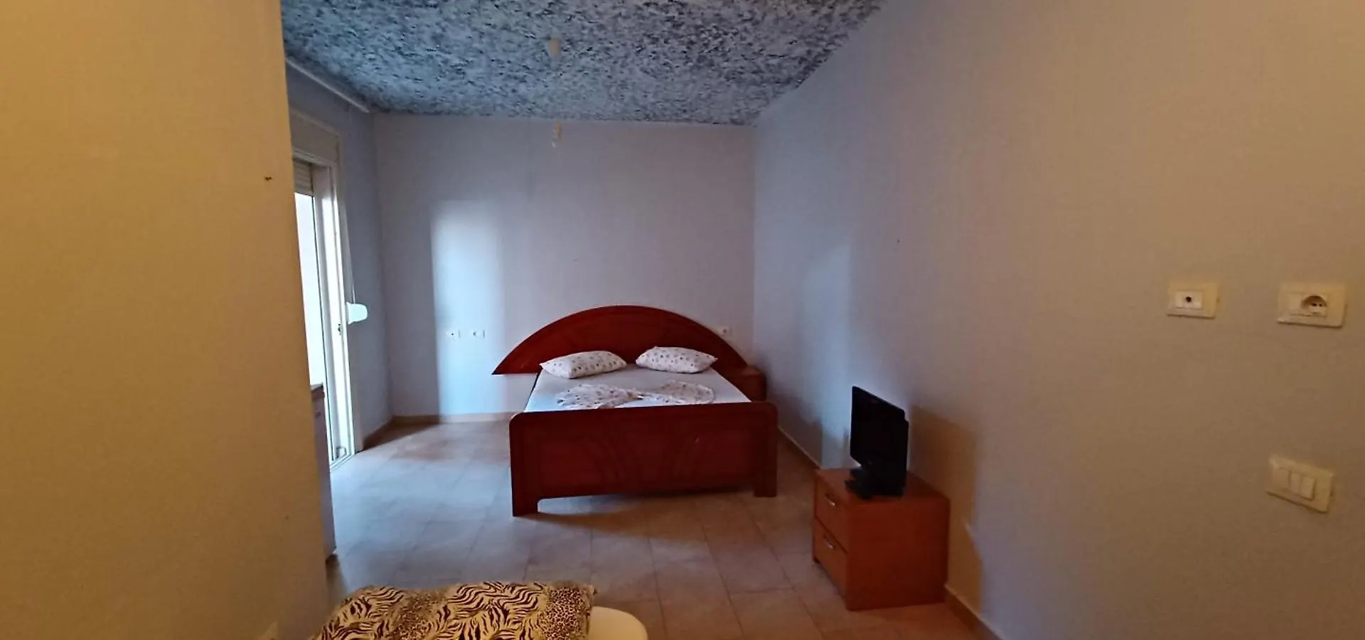 Villa Nuredinaj Vlore 0*,